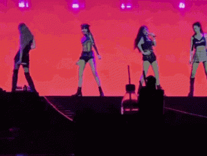 卧槽这不美少女战士吗！！